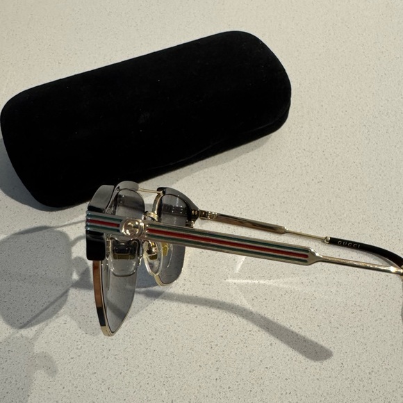 Men’s Gucci Sunglasses - Picture 3 of 7